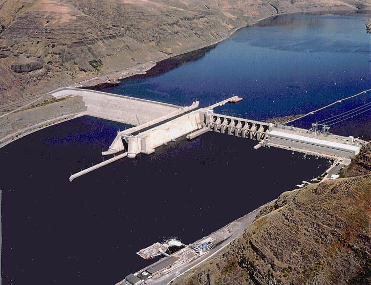 Lower Granite Dam — Salmon Run (photo 2)