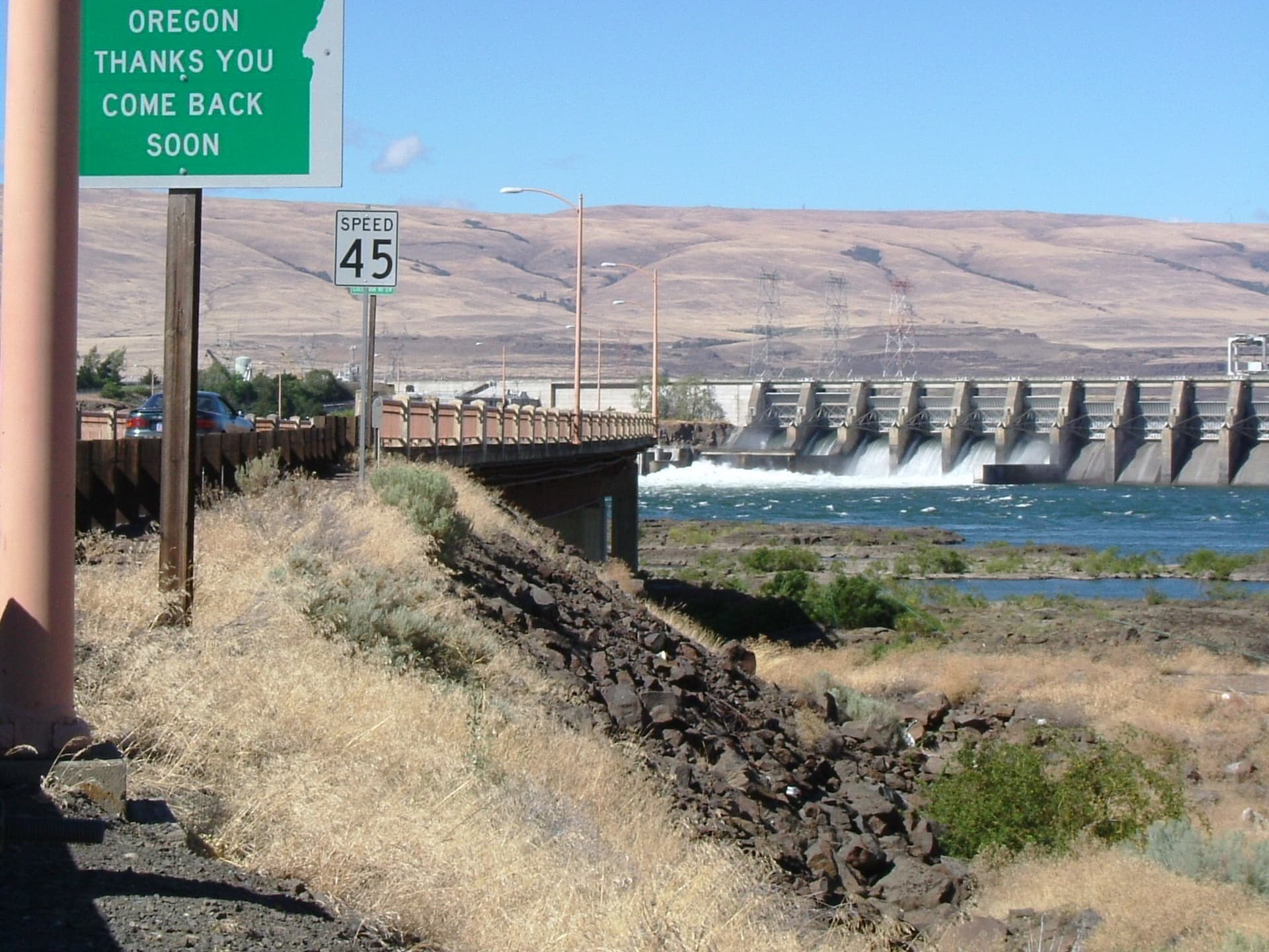 The Dalles Dam — Salmon Run (photo 2)