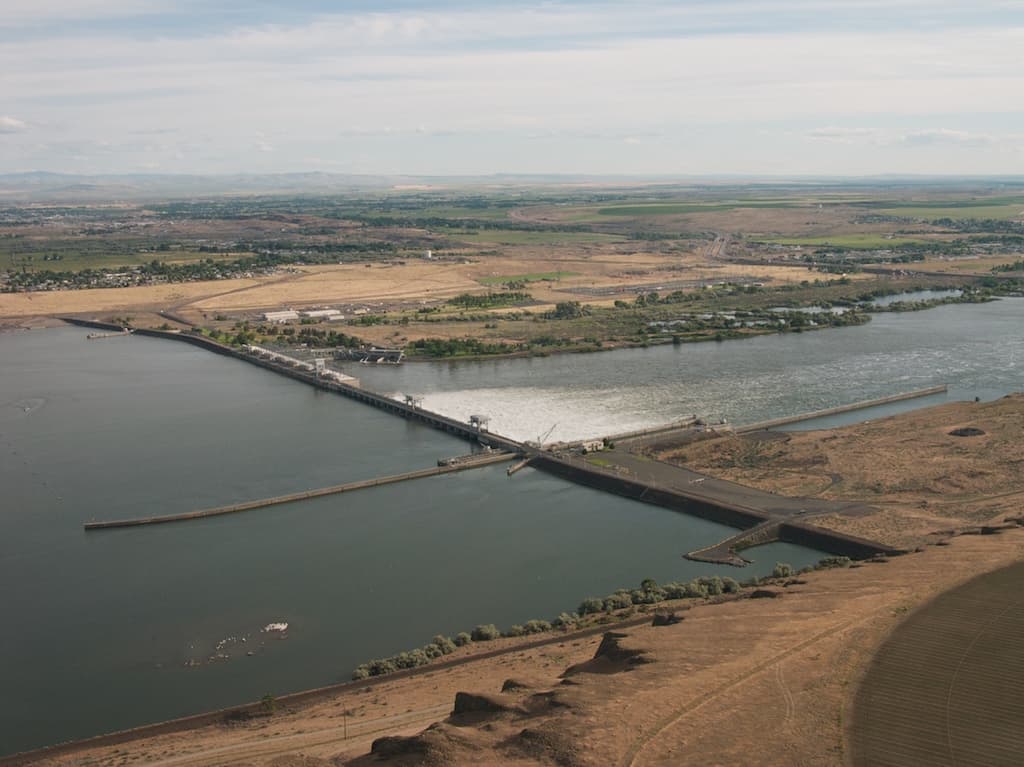 McNary Dam — Salmon Run